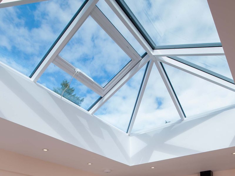 White roof Lantern