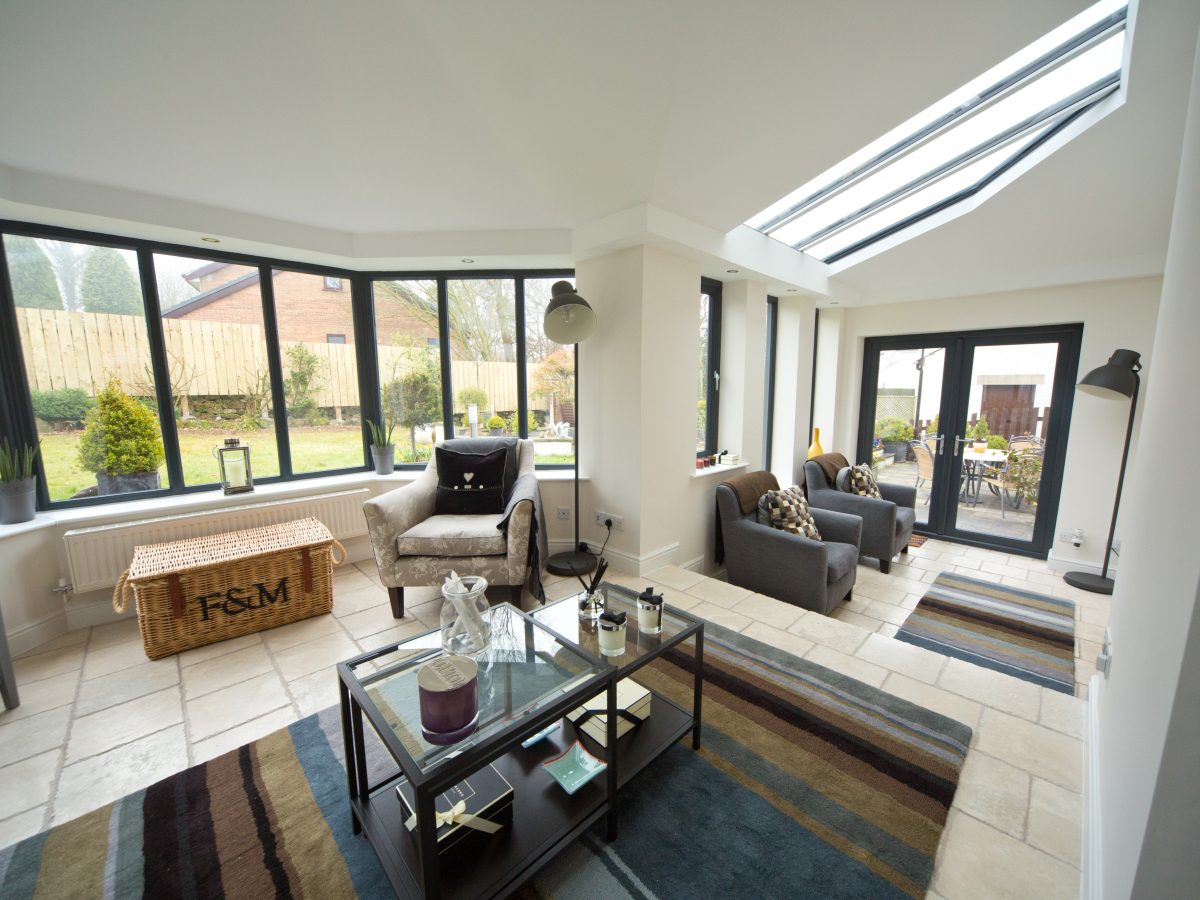 LivinRoof_pshape_glazed_Loggia_farelton_DSJ_interior_UFF_1436