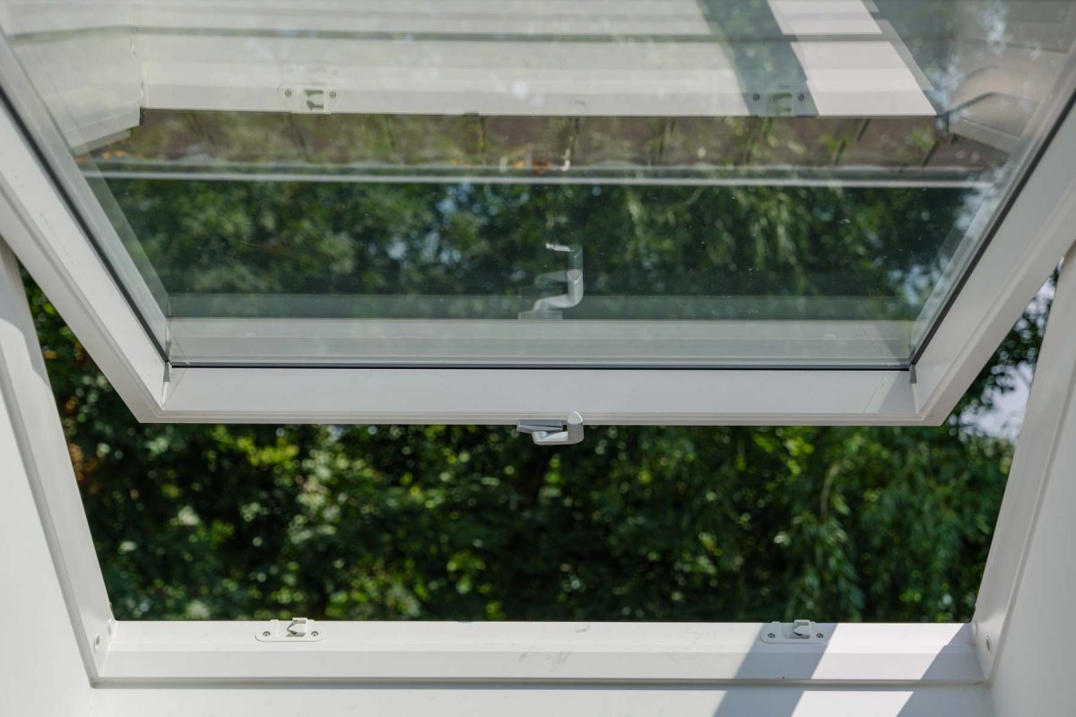 tilt and turn bathroom window